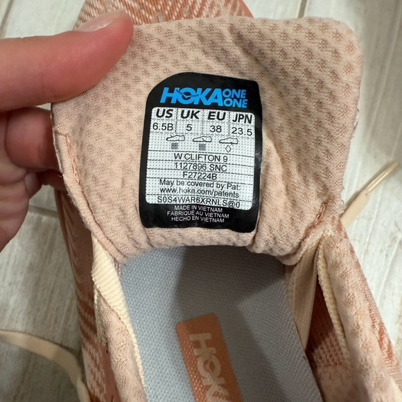 Hoka Clifton 9 Sneakers Women's Size 6.5 Sandstone
Cream - Picture 8 of 8